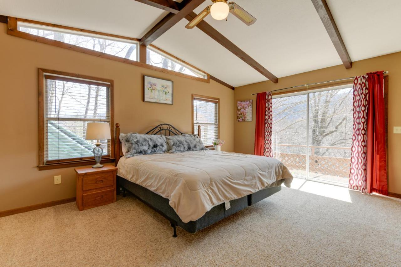 Mountain-View Maggie Valley House With Spacious Deck Exterior photo